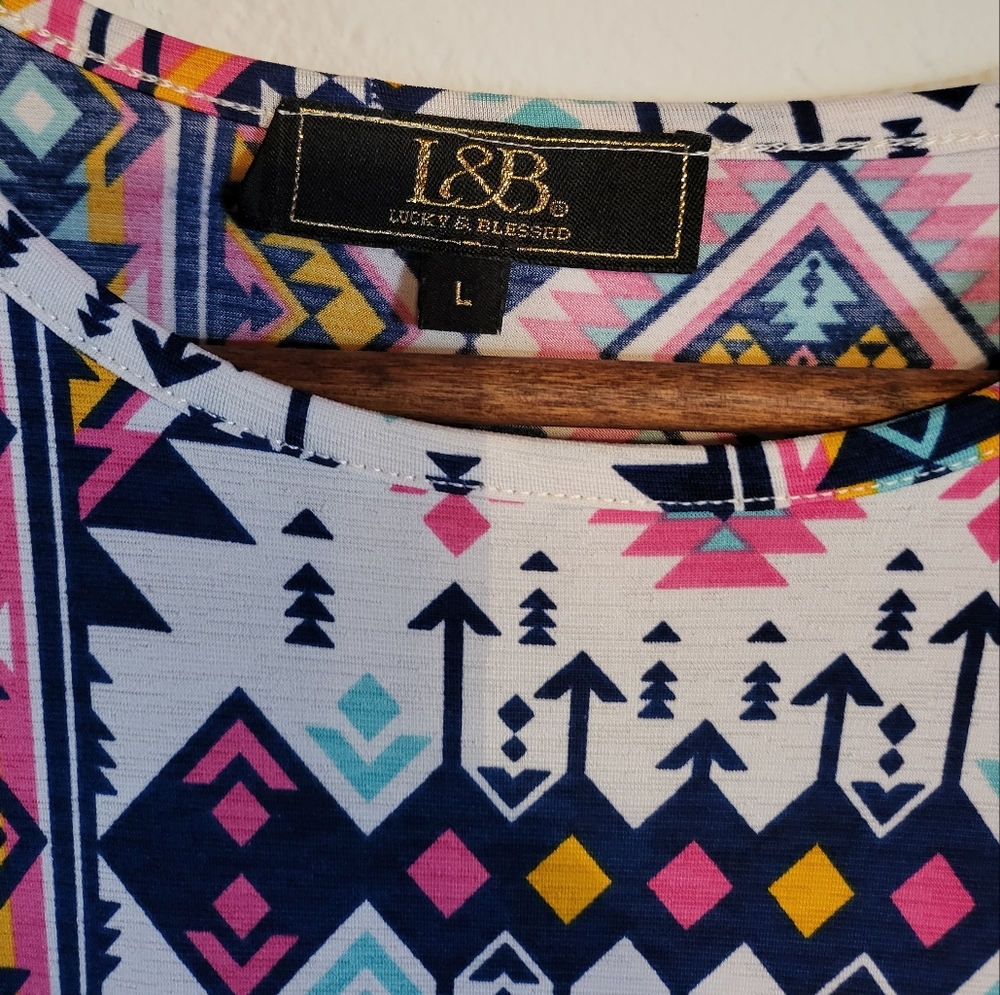 L & B Aztec Tunic - Picture 4 of 7